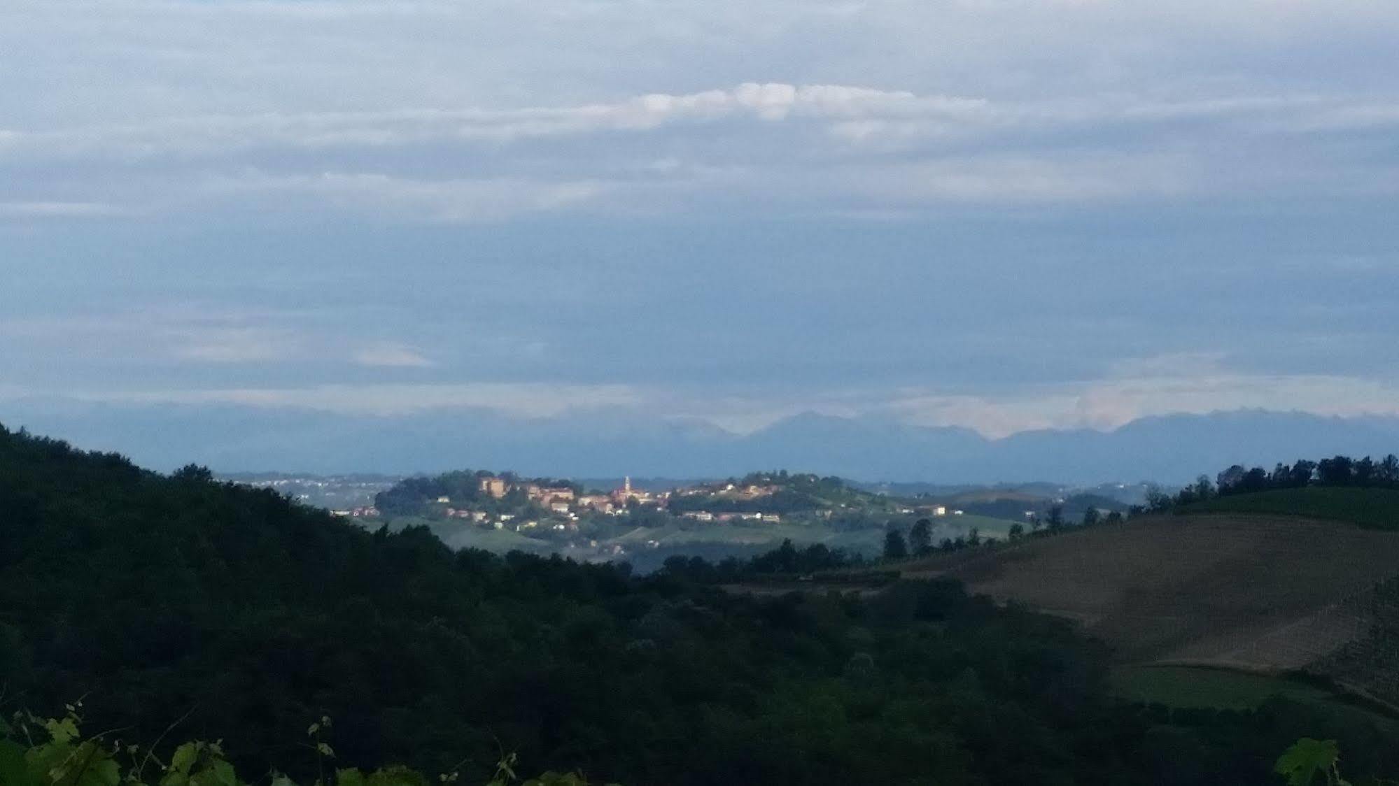 Отель Agriturismo Bricco San Giovanni Асти Экстерьер фото